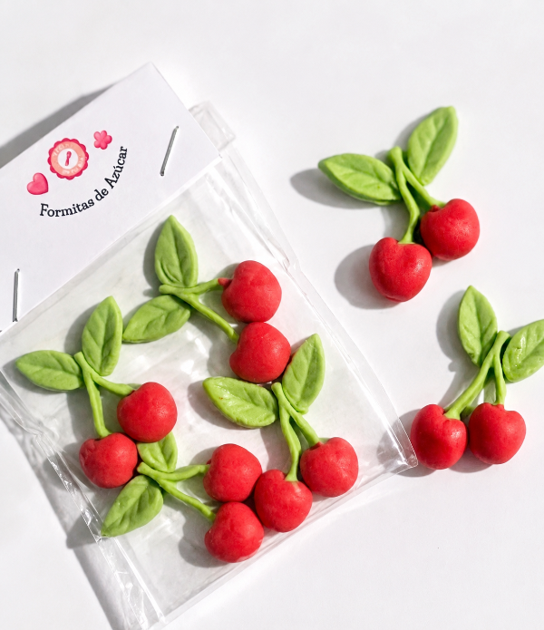 Producto - Cerezas en pastillaje comestible