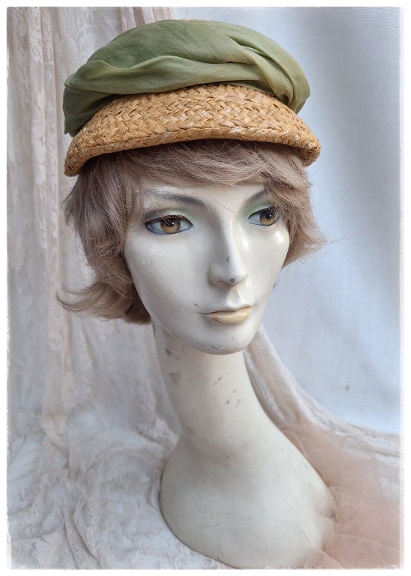 Producto - Casquete de Rafia y pañuelo verde oliva