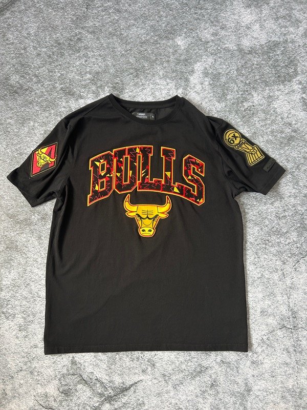 Producto - Chicago Bulls Pro Standard 6th Champs T-Shirt