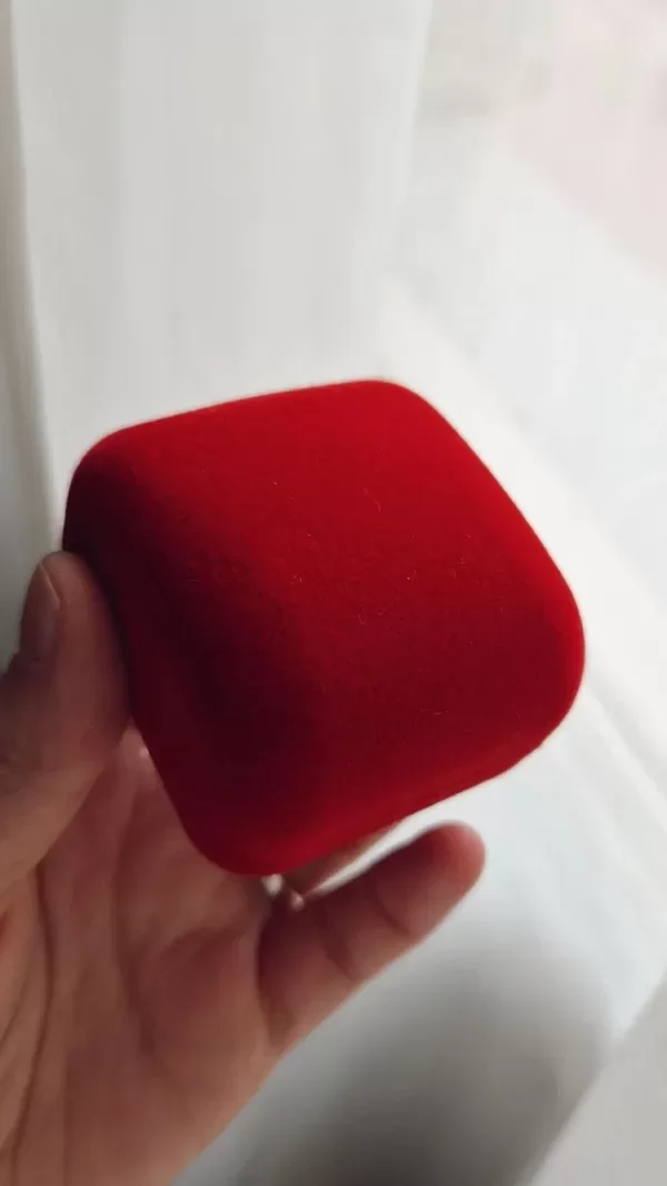 Producto - Cajita gamuza roja para collar o pulsera - 0