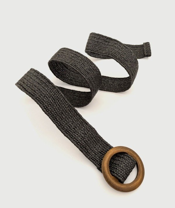 Producto - cinturón - rafia negra y madera -