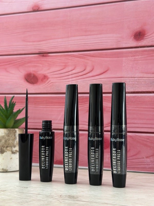 Producto - DELINEADOR LÍQUIDO RUBY ROSE