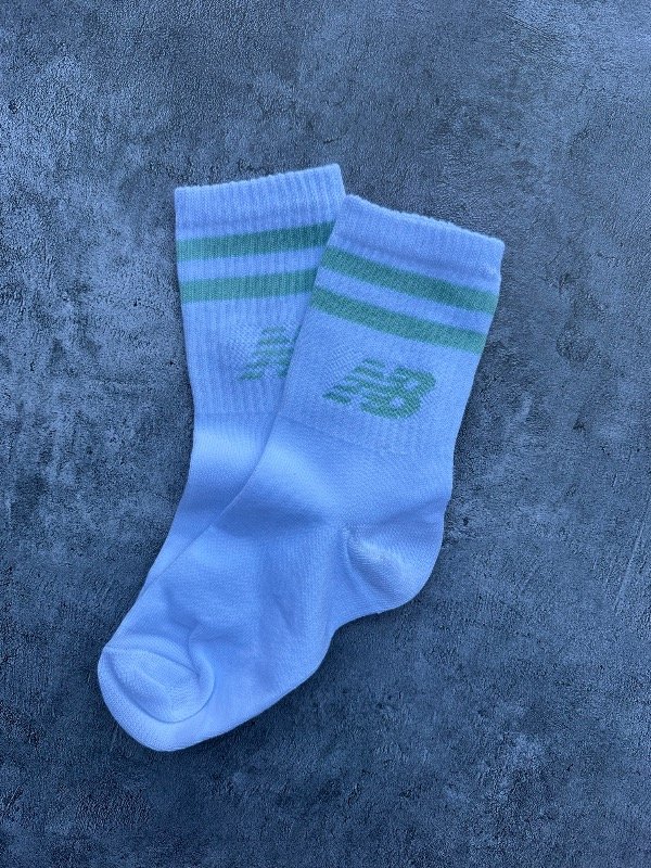 Producto - New Balance Logo Celeste