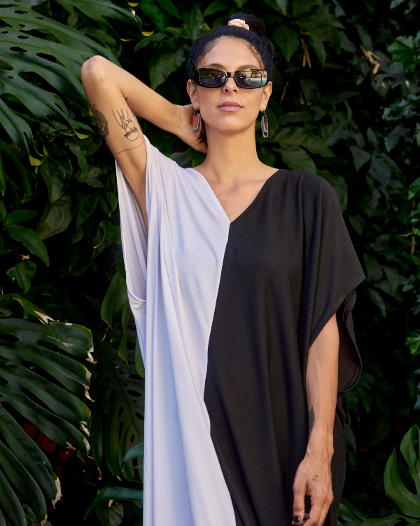 Producto - 1 Vino acompañado de un vestido de diseño + bolso de regalo