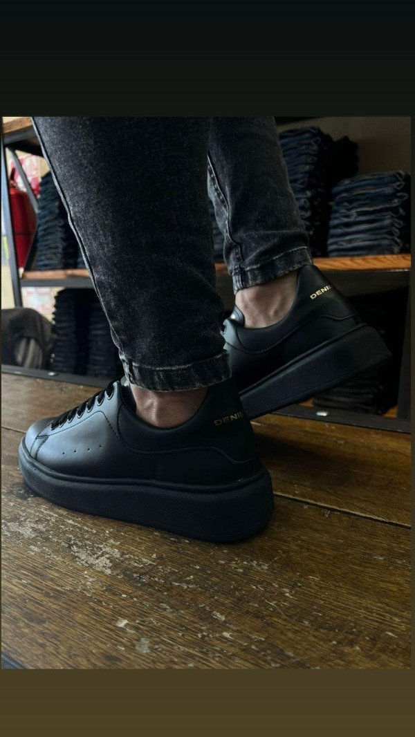 Producto - Zapatillas mc negras monocolor