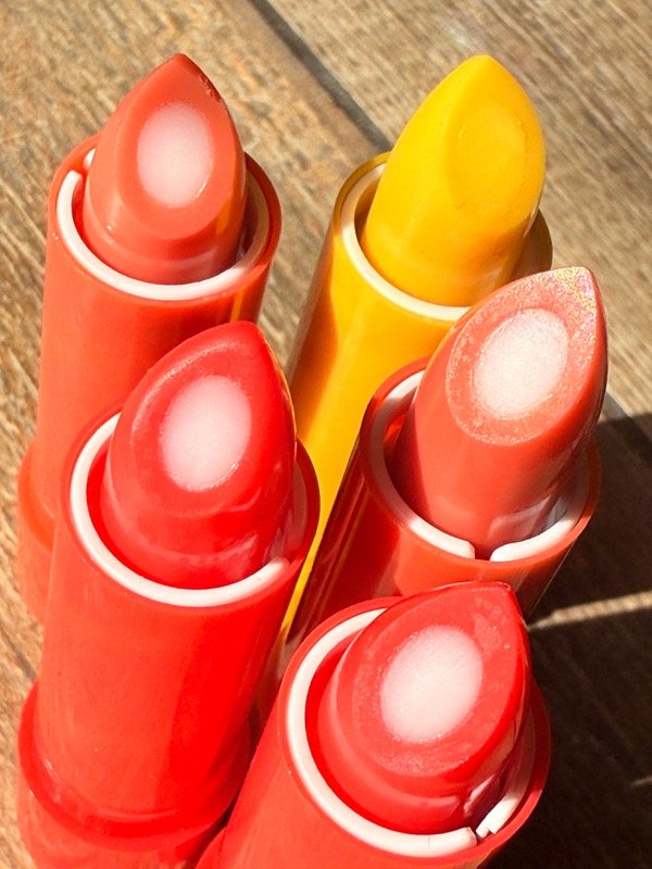 Producto - Labial corazón con hidratante Kiss Beauty