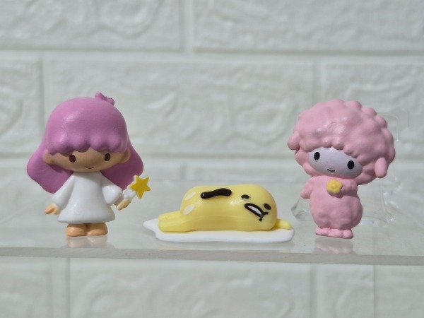 Producto - Set de 3 figuras Sanrio HelloKitty  3 cm