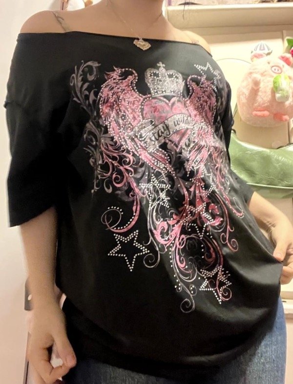 Producto - Remera Negra Larga Y2k