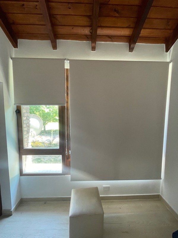 Producto - Cortina roller blanca