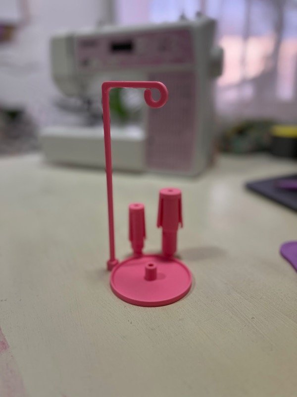 Producto - Porta Conos de Hilo Grande Para Máquina Familiar - De Pie