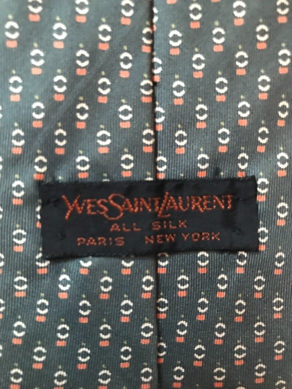 Producto - Vintage Yves Saint Laurent silk tie.