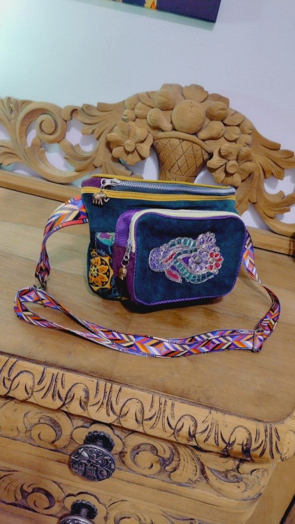 Producto - RIÑONERA JUANA