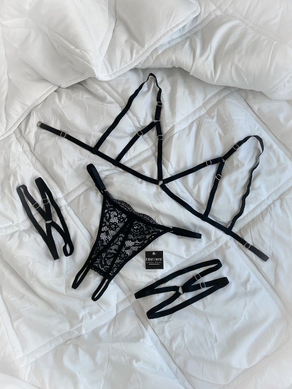 Producto - SET ARNÉS V NEGRO + LIGAS