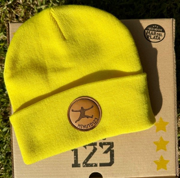 Producto - Gorro Amarillo Parche Suela