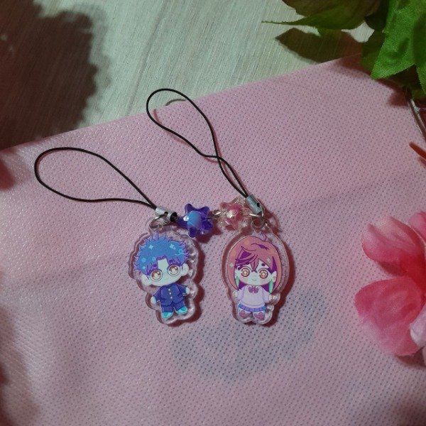 Producto - Phonecharms Okarun y Ayase