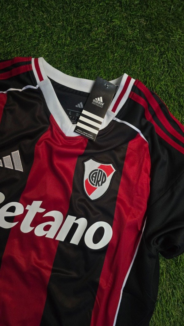 Producto - RIVER PLATE SUPLENTE 2026/27 - IMPORTADO - 2