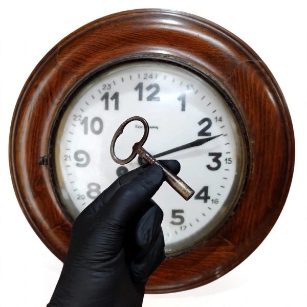Producto - Reloj Casa Escasany-Aleman D.R.G.M. 1092862-Ojo de buey-Funciona-Llave original - 3