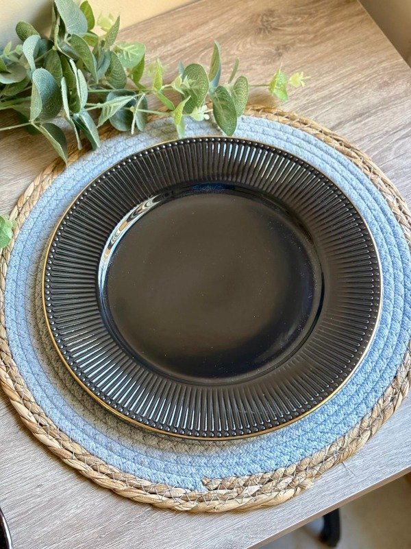 Producto - PLATO PLAYO ACAPULCO BLACK BORDE DORADO  27 CM POR UNIDAD