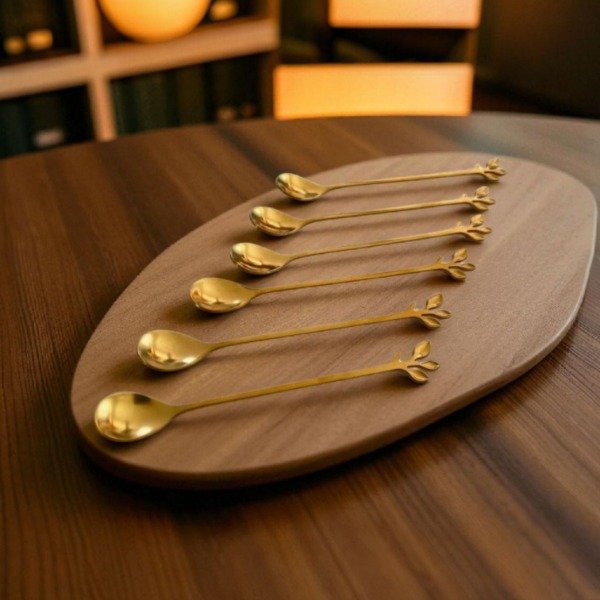 Producto - Cuchara de metal dorada corta