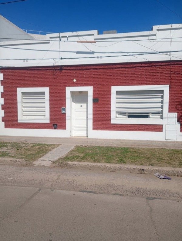 Producto - CASA EN ALQUILER SOBRE CALLE ELIZONDO 2207 - 0