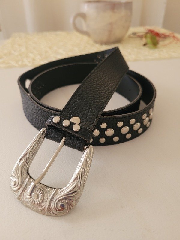 Producto - Cinto negro 3 filas de tachas hebilla texana