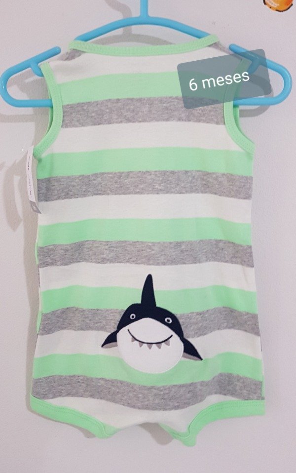 Romper Carters talle 6 meses tiburon — imagen 2