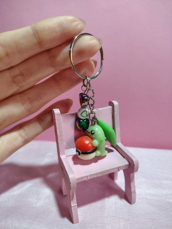 Producto - Llavero Chikorita  - Marca Creaciones Sinsajo