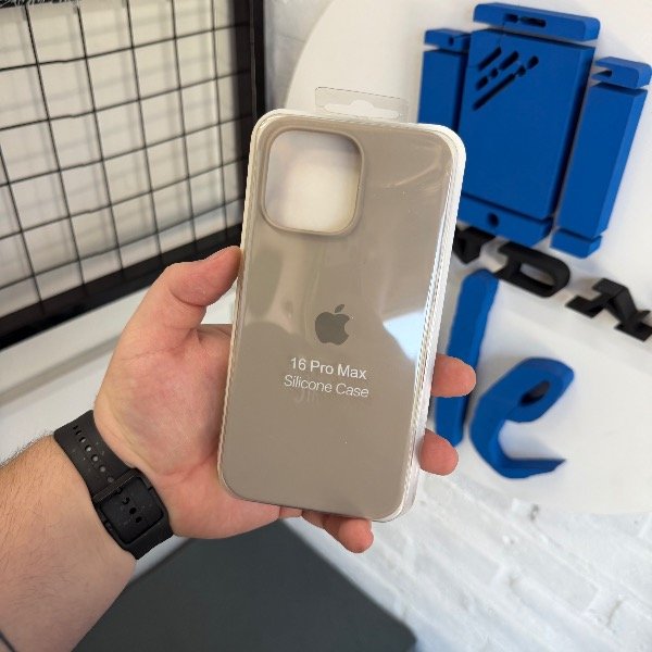 Producto - Silicone Case Gris Guijarro - iPhone 16 Pro Max