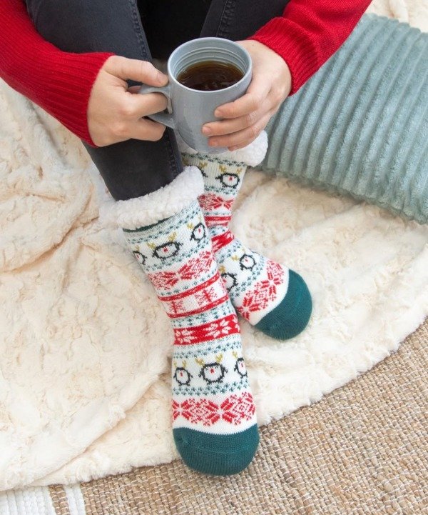 Producto - IN187 MEDIAS CON PELUCHE DISEÑOS NAVIDEÑOS INVERNALES X12