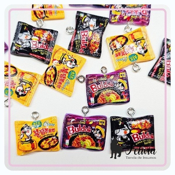 Producto - Dijes de resina ramen Buldak