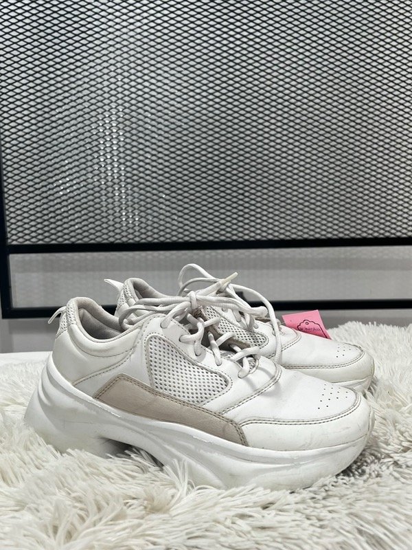 Producto - Zapatillas ZARA T39