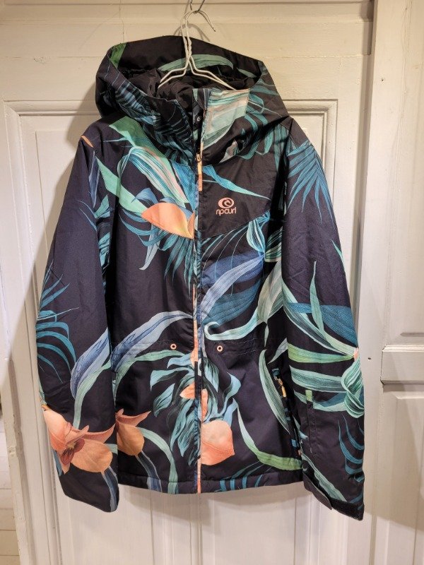 Producto - Campera de ski RIP CURL Con trampa de nieve Talle L - PRECIO: 377X