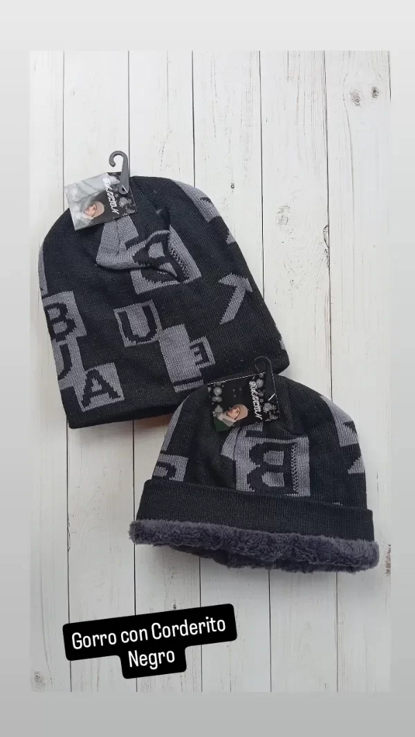 Producto - GORRO CON CORDERITO NEGRO