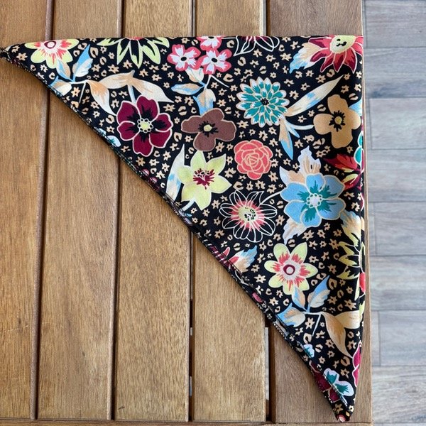 Producto - Pañuelo flores