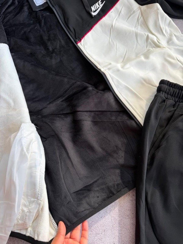 Producto - Conjunto Nike con piel - 4