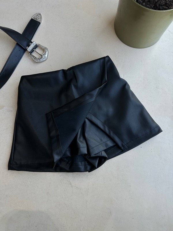 Producto - Short Pollera // engomado / Isostasia