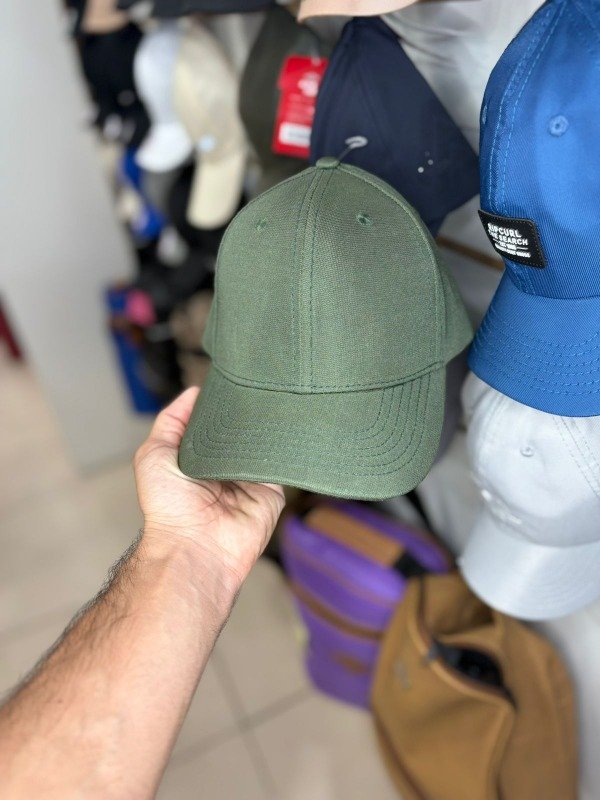 Producto - GORRA LISA VERDE MILITAR CON VELCRO