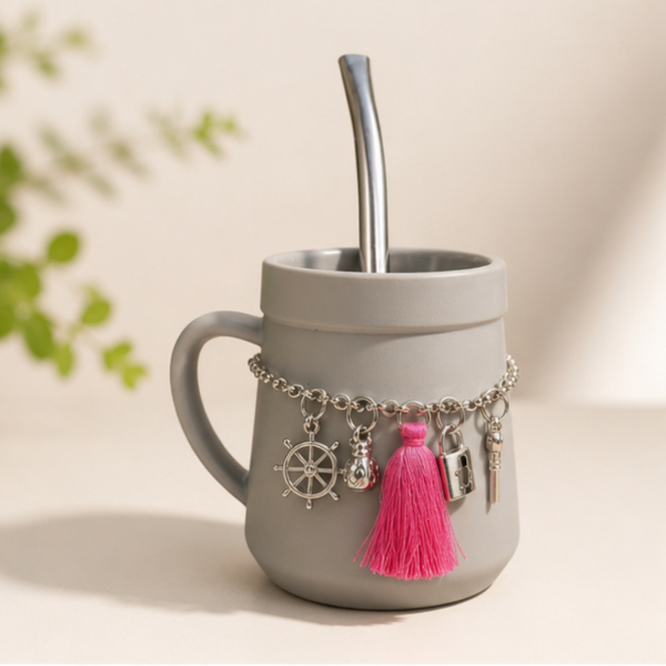 Producto - Mate con Dijes y Bombilla Gris Pastel