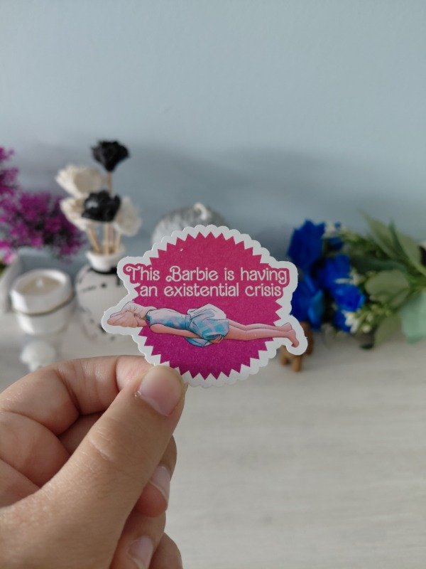 Producto - Stickers - Colección "Memes/random" 0253 - This Barbie is having an existencial