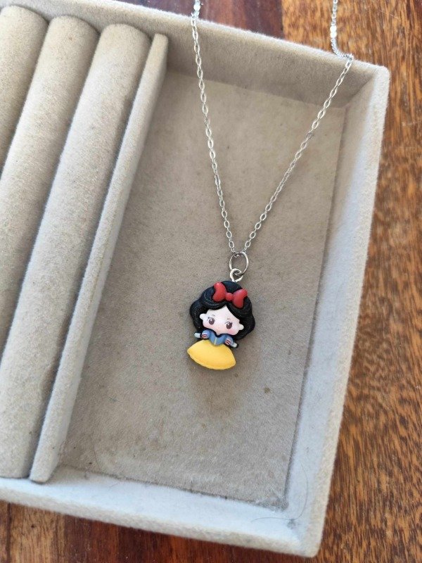 Producto - Collar blancanieves . Acero quirúrgico