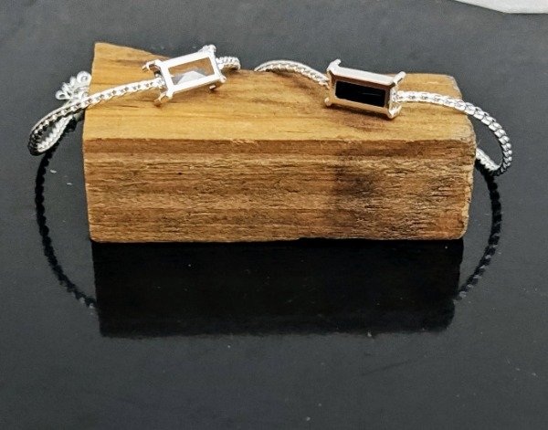 Producto - Pulsera Rectángulo Cubik Color Blanco o Negro