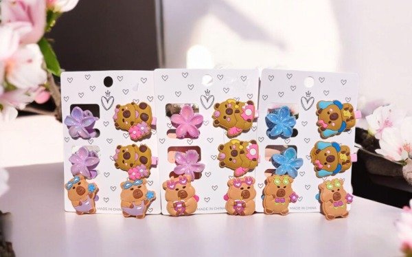 Producto - Set boches flor, hebillas y colitas capibara