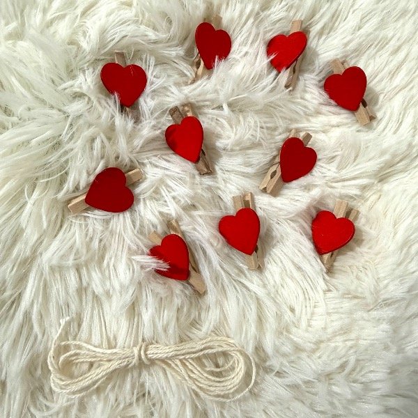 Producto - 10 mini broches corazón rojo