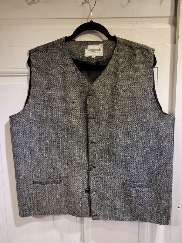Producto - Chaleco SAGGASH gris pintitas blancas- Talle XL- PRECIO: 32X