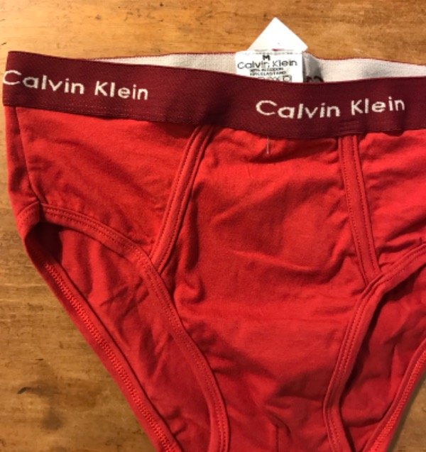 Producto - Calzoncillo slip CALVIN KLEIN colorado- Talle M - PRECIO: 16x