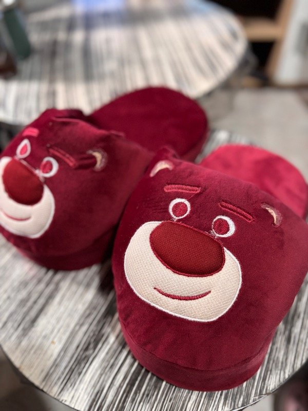 Producto - Pantuflones Lotso Oscuro Plush