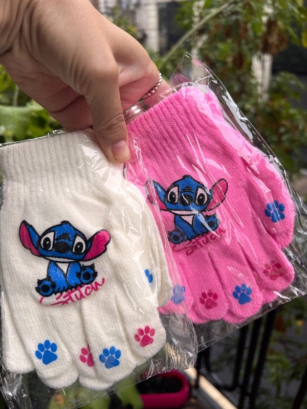 Producto - 2 pares de guantes infantiles stitch