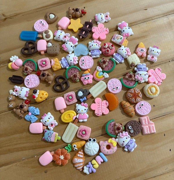 Producto - LOTE 2 CHARMS DE RESINA