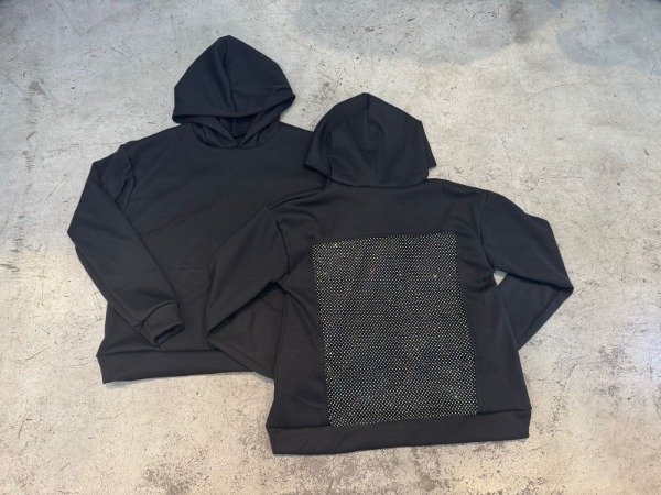 Producto - maxi canguro con strass en la espalda