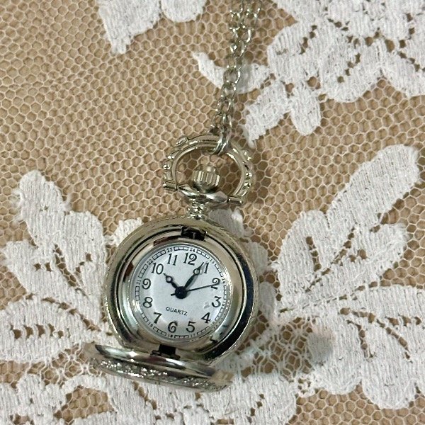 Producto - relojito white rabbit - 1